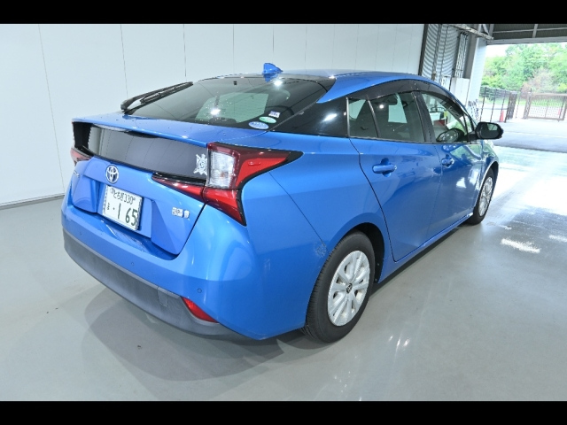 TOYOTA PRIUS 2019