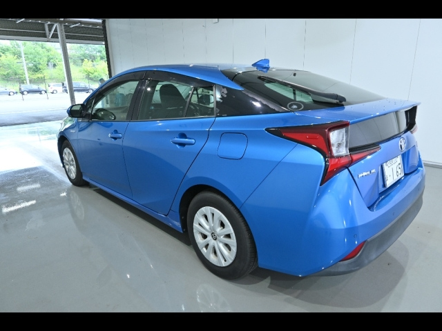 TOYOTA PRIUS 2019