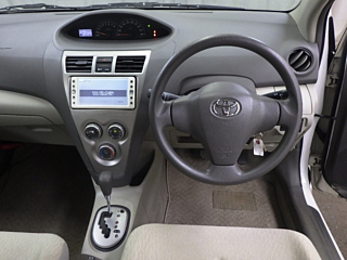 TOYOTA BELTA 2010
