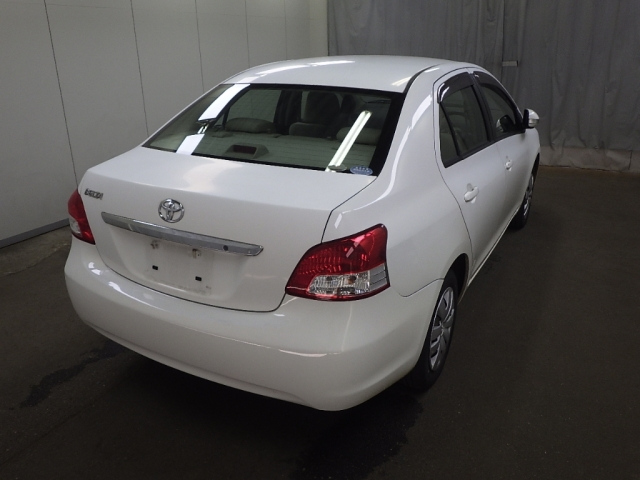 TOYOTA BELTA 2010