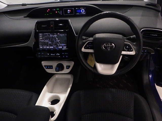 TOYOTA PRIUS 2016