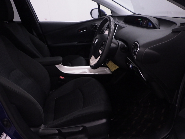 TOYOTA PRIUS 2016