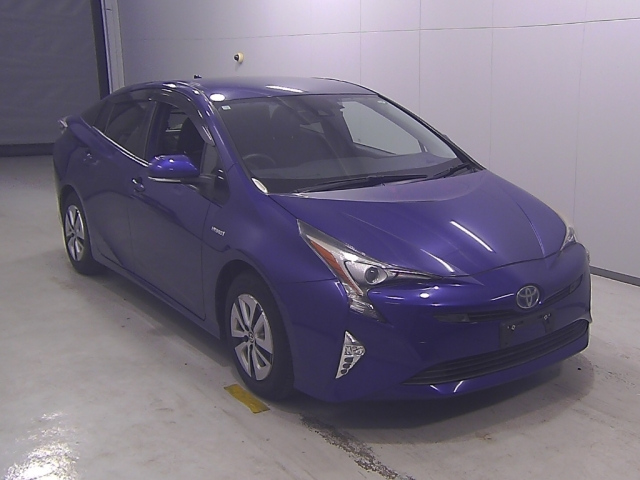 TOYOTA PRIUS 2016