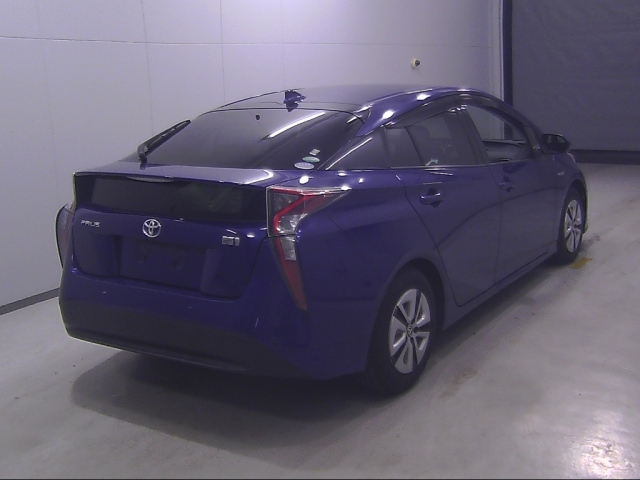TOYOTA PRIUS 2016