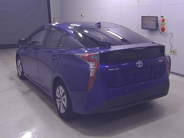 TOYOTA PRIUS 2016
