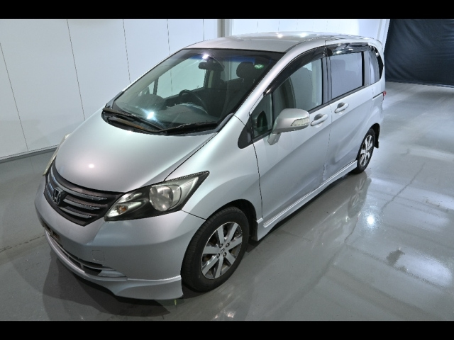 HONDA FREED 2010
