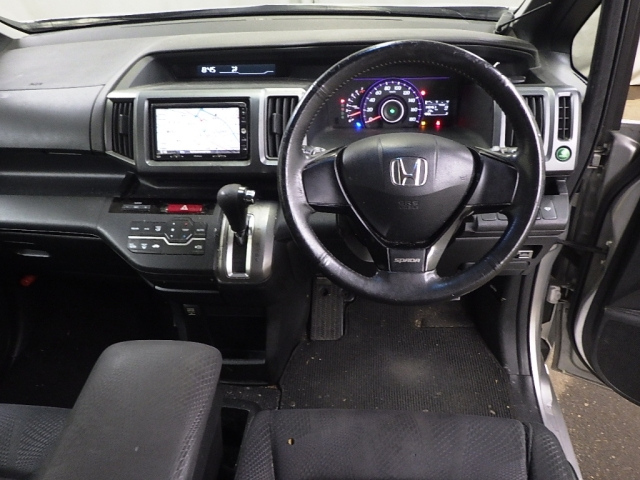 HONDA STEP WAGON 2011