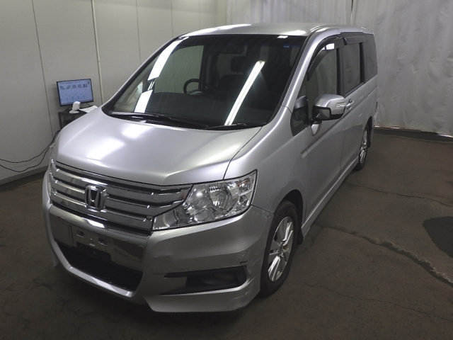 HONDA STEP WAGON 2011