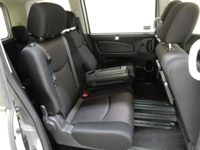 NISSAN SERENA 2012