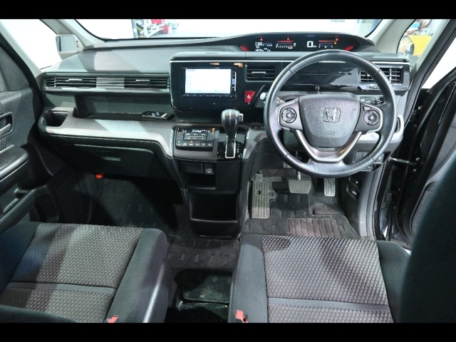 HONDA STEP WAGON 2015