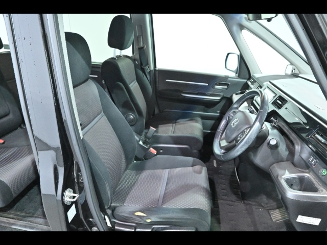 HONDA STEP WAGON 2015