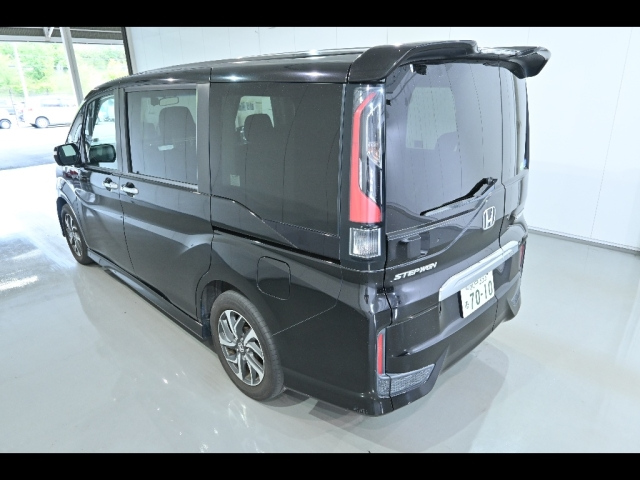 HONDA STEP WAGON 2015