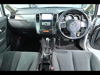 NISSAN TIIDA 2008