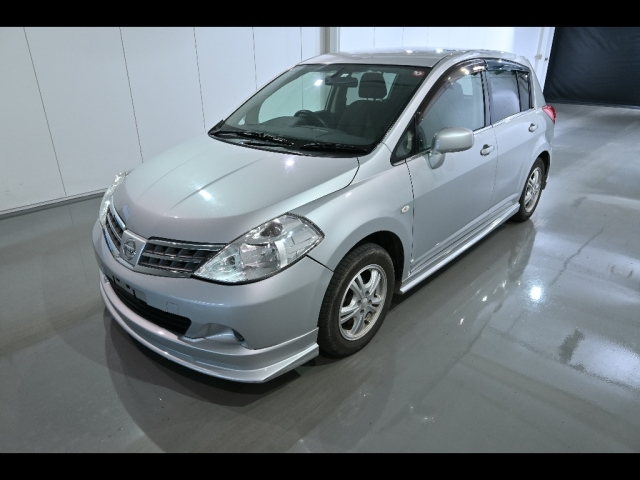 NISSAN TIIDA 2008