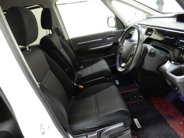 HONDA STEP WAGON 2017