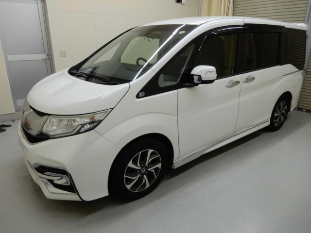HONDA STEP WAGON 2017