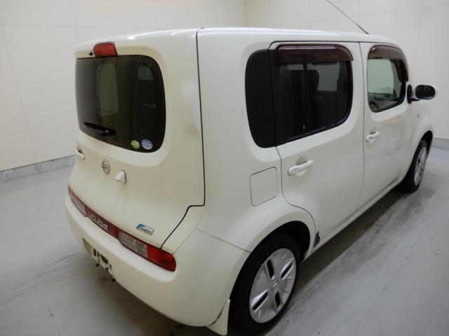 NISSAN CUBE 2010