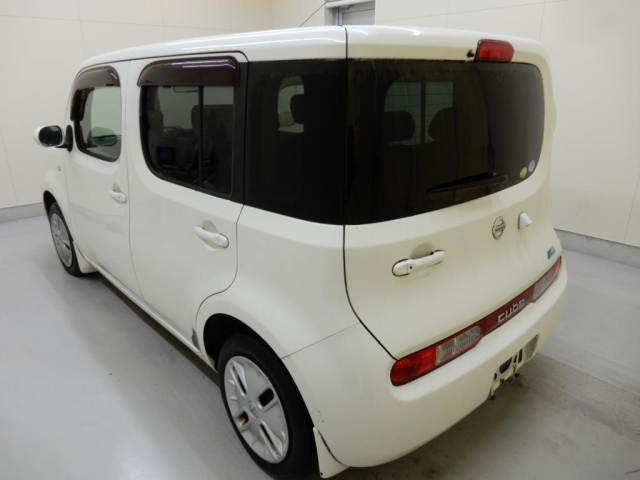 NISSAN CUBE 2010