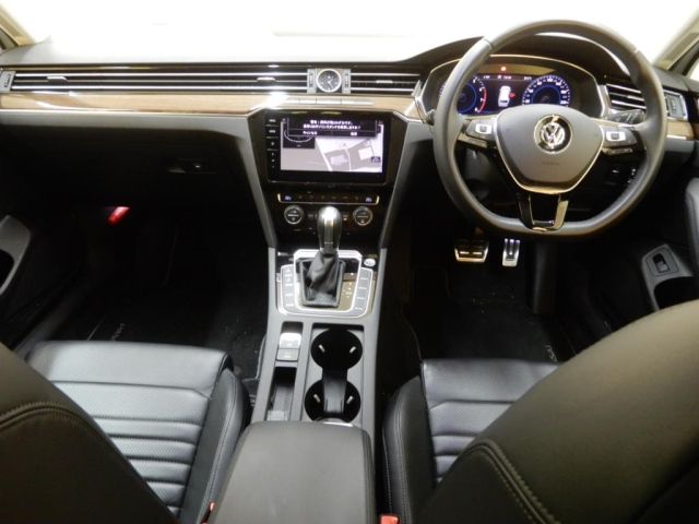 VOLKSWAGEN PASSAT VARIANT 2018