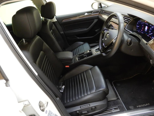 VOLKSWAGEN PASSAT VARIANT 2018