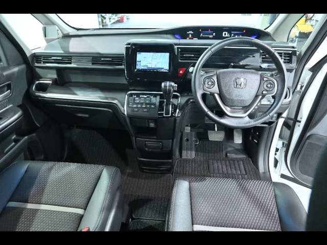 HONDA STEP WAGON 2015