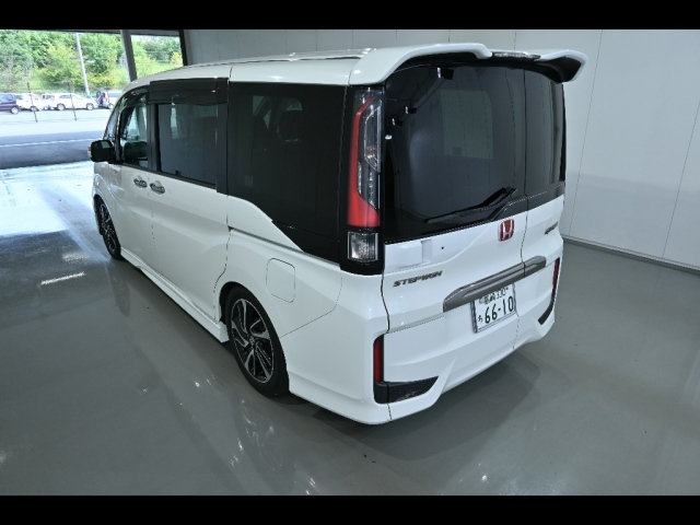 HONDA STEP WAGON 2015
