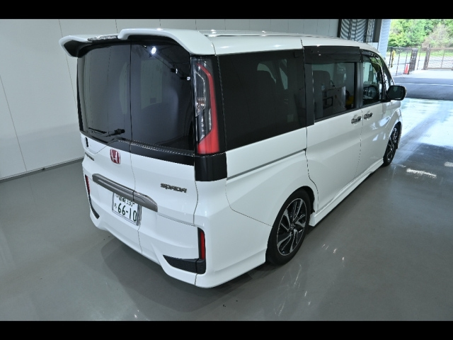 HONDA STEP WAGON 2015
