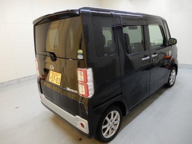 DAIHATSU WAKE 2014