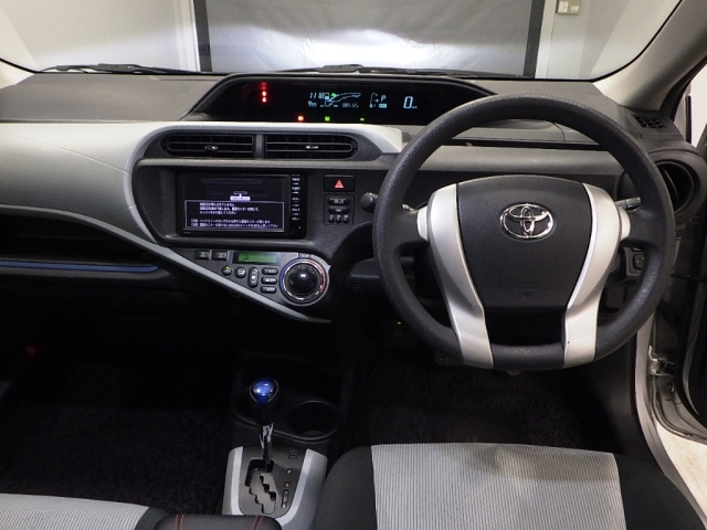 TOYOTA AQUA 2014