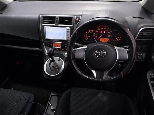 TOYOTA RACTIS 2010
