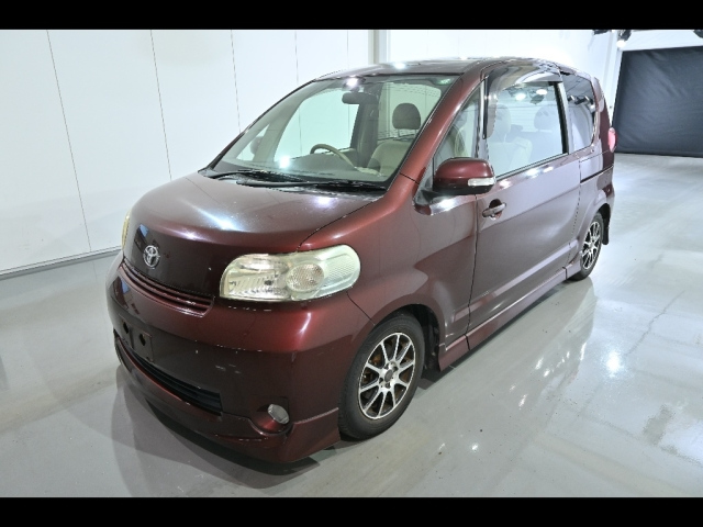 TOYOTA PORTE 2011