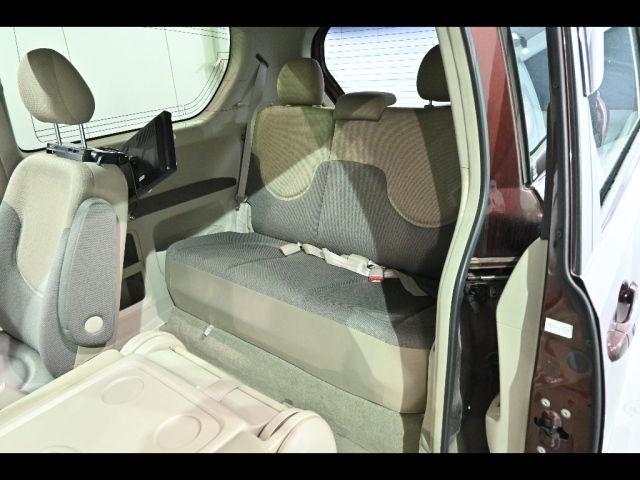 TOYOTA PORTE 2011