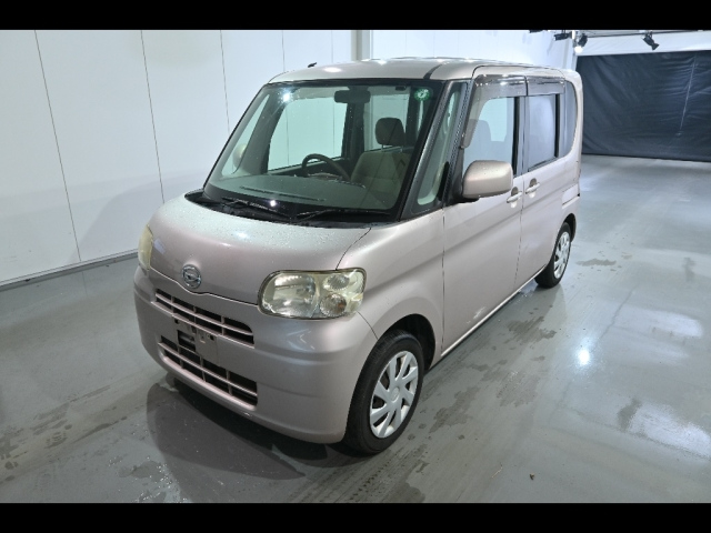 DAIHATSU TANTO 2011