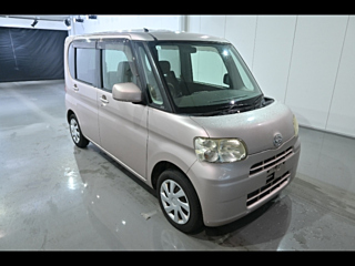 DAIHATSU TANTO 2011