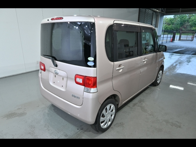 DAIHATSU TANTO 2011