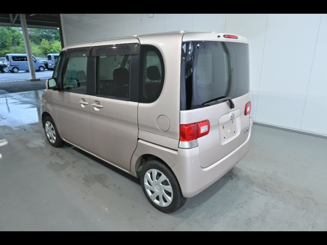DAIHATSU TANTO 2011
