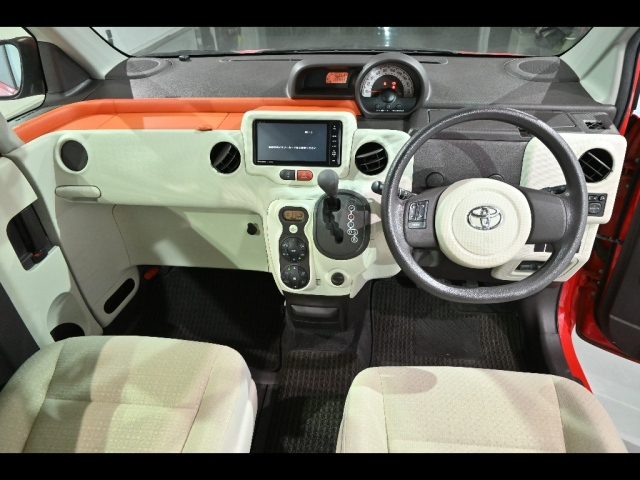 TOYOTA PORTE 2014