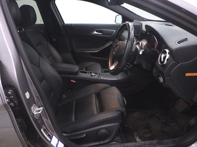 MERCEDES BENZ GLA CLASS 2017