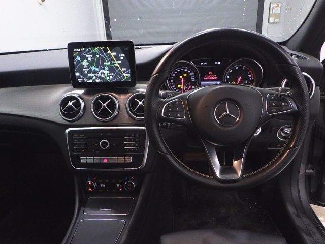 MERCEDES BENZ GLA CLASS 2017