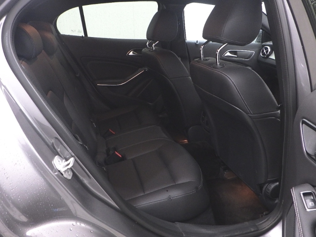 MERCEDES BENZ GLA CLASS 2017