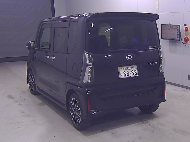 DAIHATSU TANTO 2022