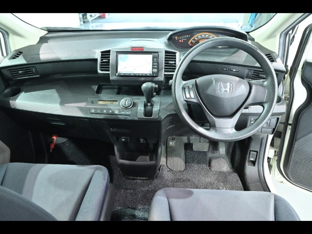 HONDA FREED 2008