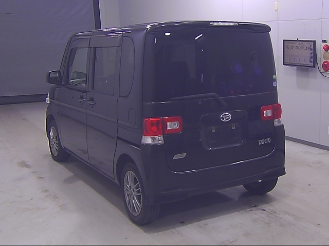 DAIHATSU TANTO 2011
