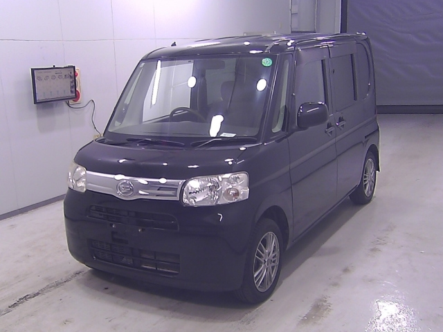 DAIHATSU TANTO 2011