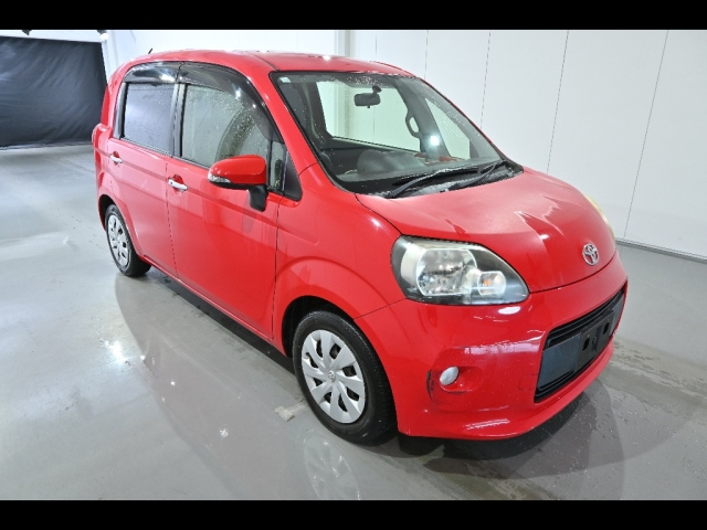 TOYOTA PORTE 2012