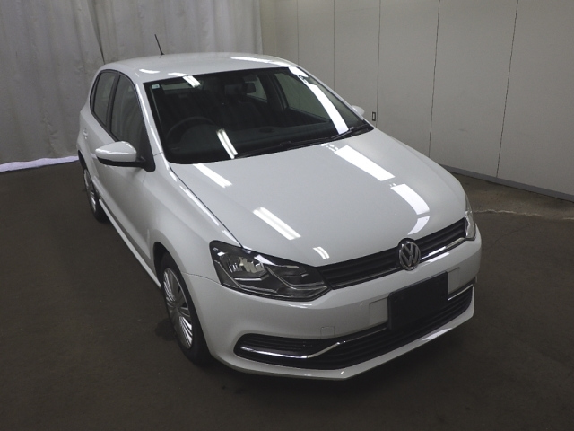 VOLKSWAGEN POLO 2016
