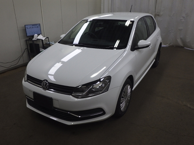 VOLKSWAGEN POLO 2016