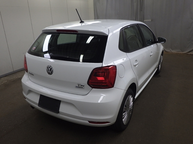 VOLKSWAGEN POLO 2016