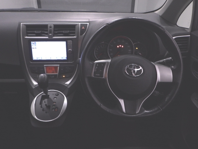 TOYOTA RACTIS 2012