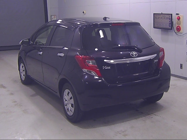 TOYOTA VITZ 2014